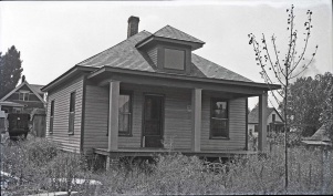 <b>Caption:</b>  Houses in northwest Springfield for which claims were paid by a mining company for damages caused by mining coal 5 feet 9 inches thick at a depth of about 200 feet.<br><b>Credit:</b>  Illinois State Geological Survey<br><b>Date:</b>  Pre-1914<br><b>Library No.:</b>  M-1005